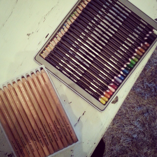 ادوات الرسم الوان خشبية من شركة مونت مارت تعلم الرسم