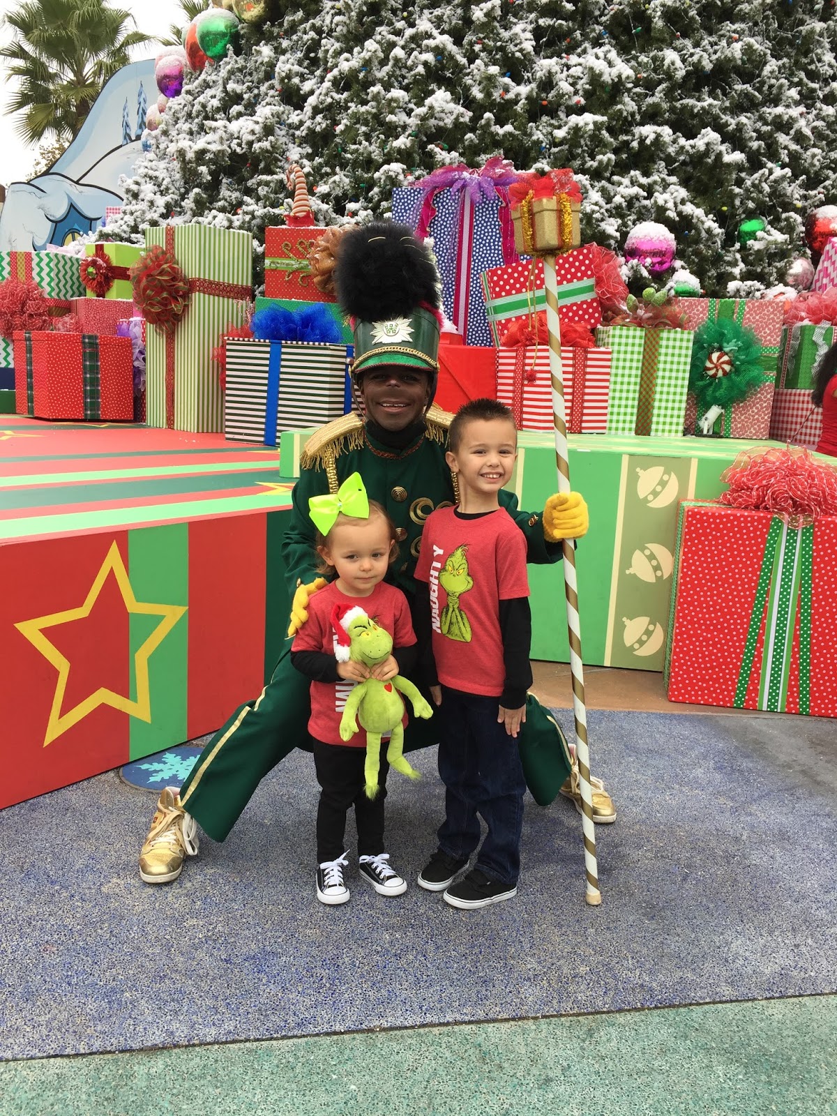 Tips & Tricks When Visiting Universal Studios Hollywood Grinchmas - THE ...