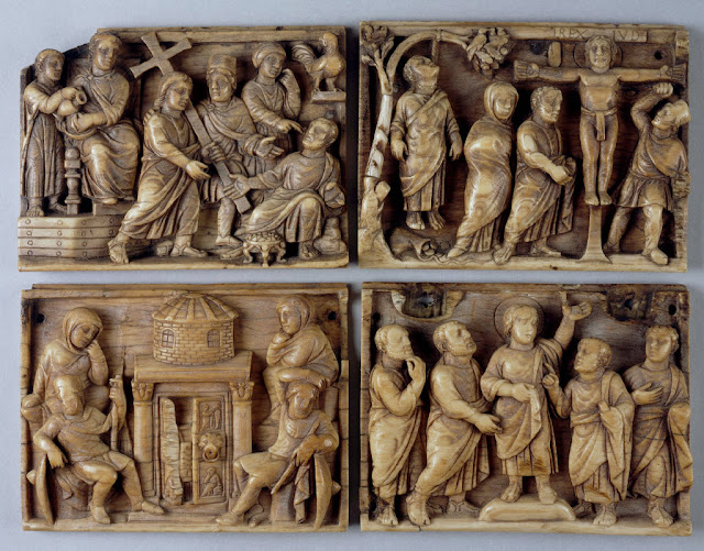 Οι τέσσερεις πλάκες από ελεφαντόδοντο που κατασκευάστηκαν ως πλευρές μικρής λειψανοθήκης των αρχών του 5ου αιώνα στη Ρώμη.