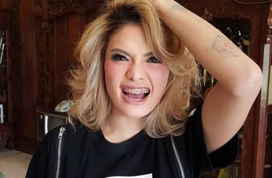 Foto Nikita Mirzani Pakai Hijab Hebohkan Netizen di ...