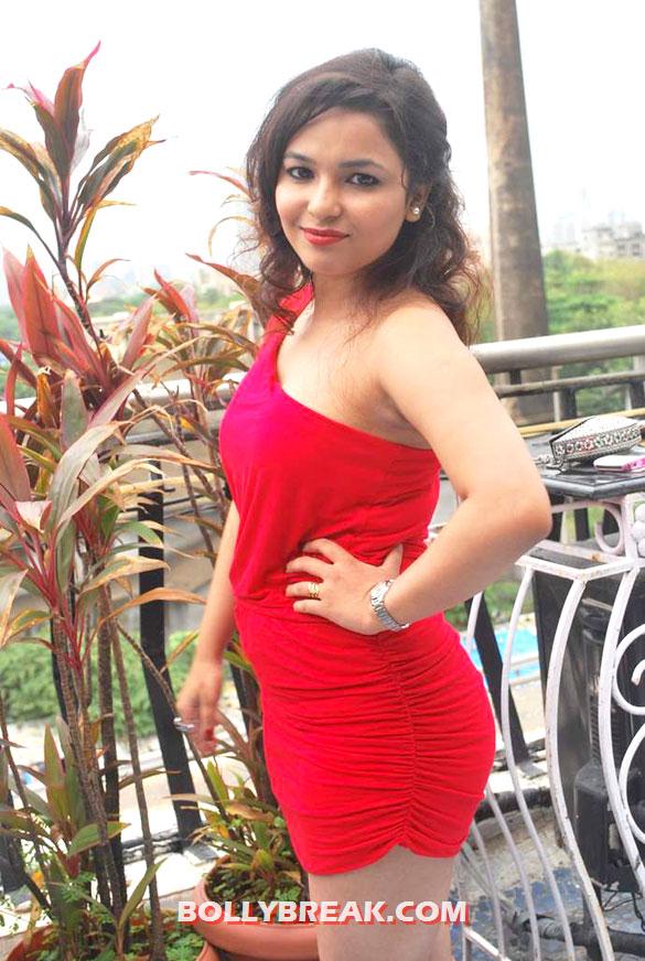 Chitrashi Rawat in red hot dress - (11) - Hot Bollywood Beauties celebrate International Diamond Day