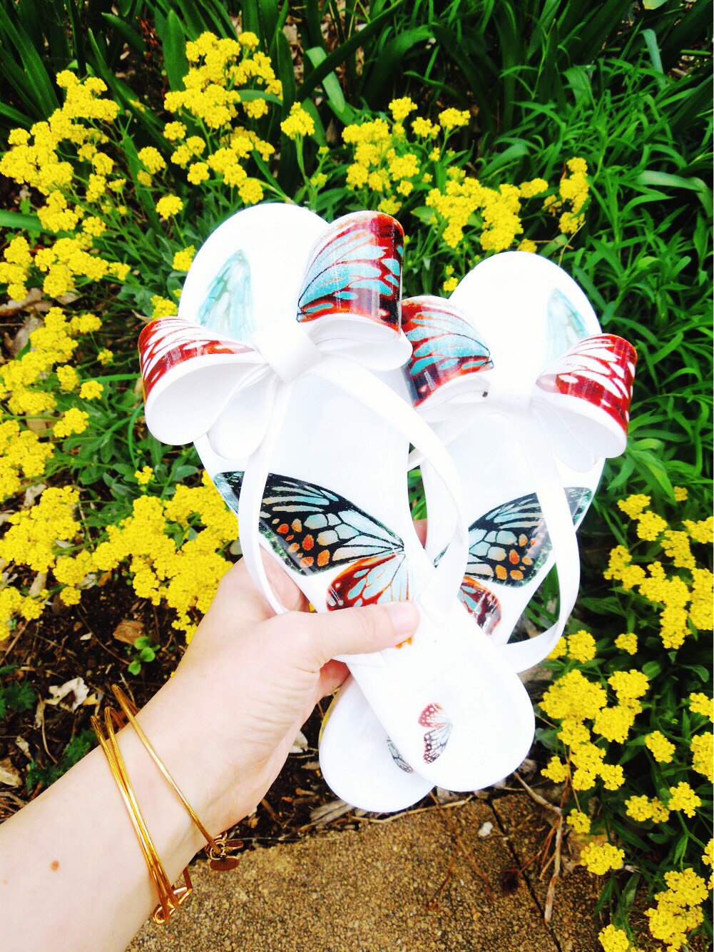 dizzy studded bow jelly sandals