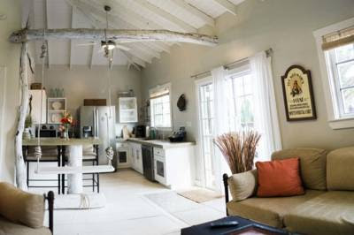 Remax Vip Belize: inside Hacienda