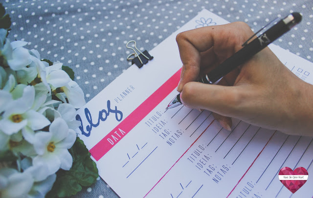 Blog Planner da Bruna Arouca do blog Fashion Mornings Bruna Arouca oferece um Blog Planner no Fashion Mornings