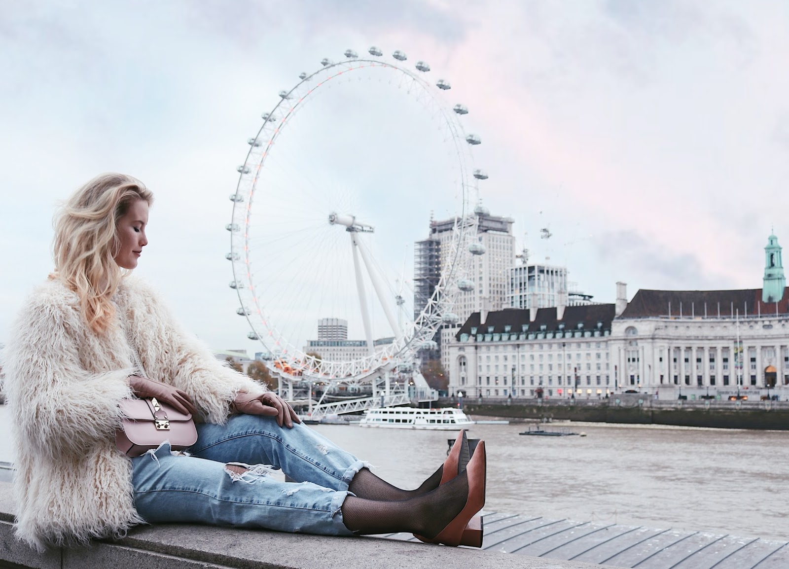 London Travel Guide Must Sees Tour Wochenende Trip rosa Tür rosa Haus Hotspots schönste Plätze Spots für Instagram Bilder Fotos tolle Restaurants