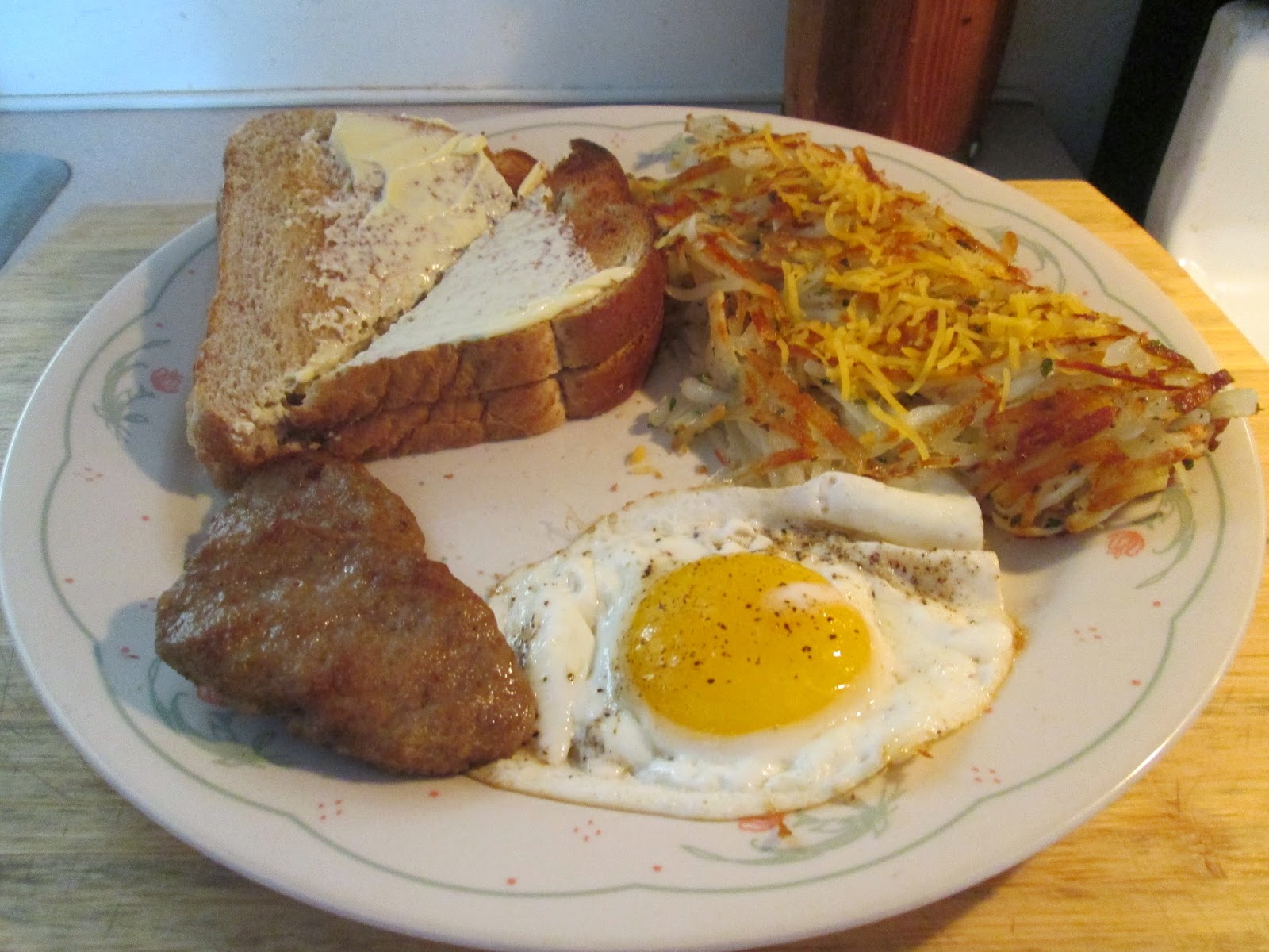 Diab2Cook Friday Dinner Breakfast Eggs, Hash Browns, Turkey Sausage