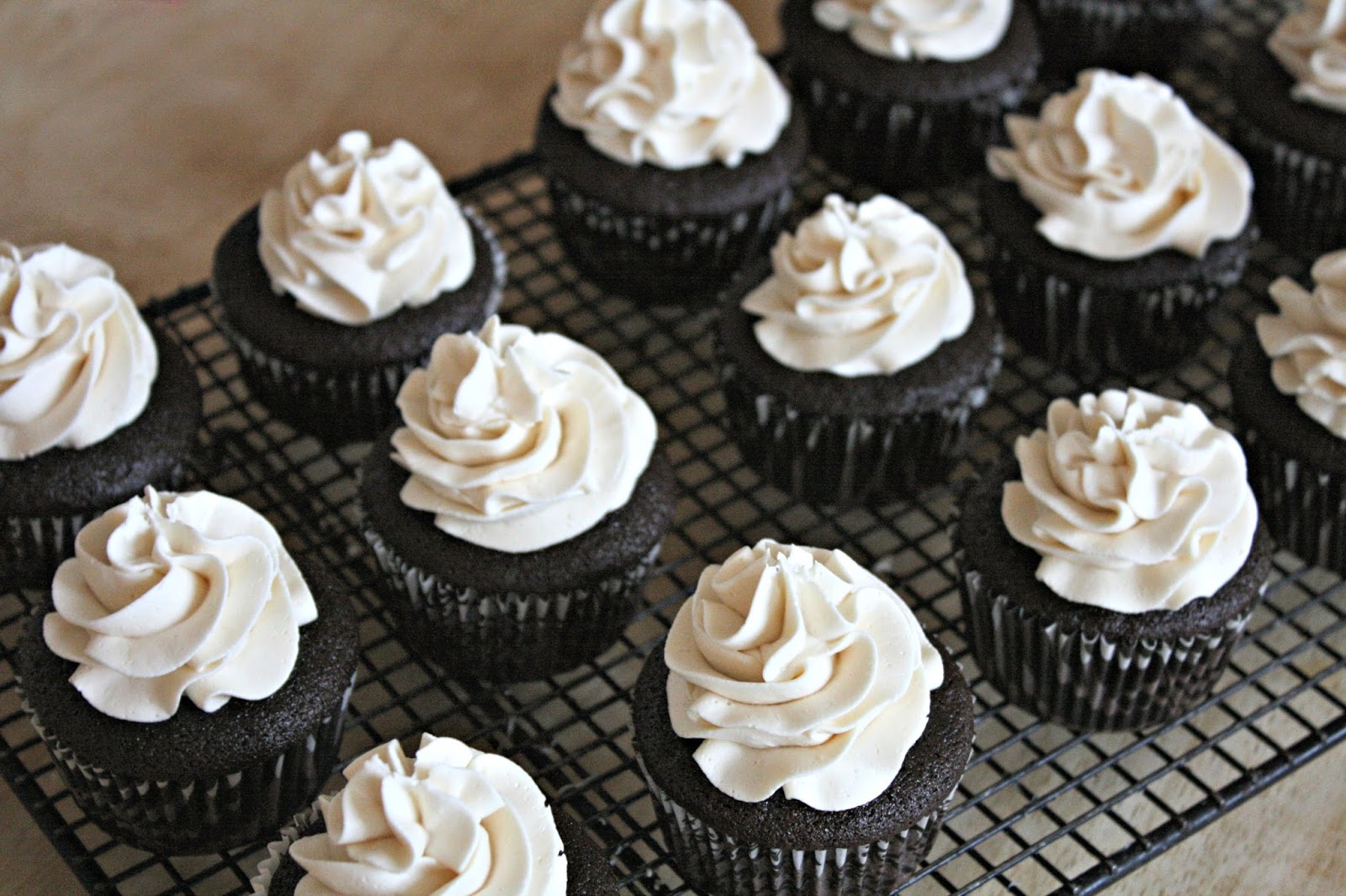 Emily Made That Black and White Cupcakes