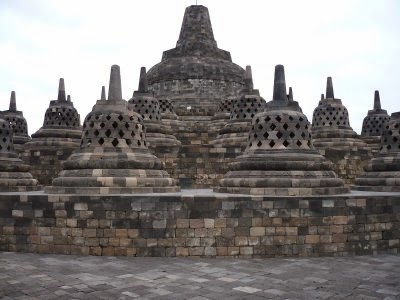 Gambar Candi Borobudur Stupa Tingkatannya