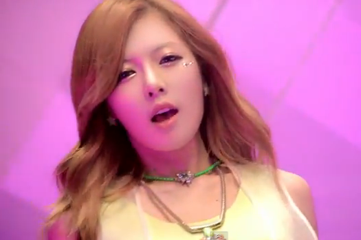 Gangnam%2BStyle%2BHyuna%2BSeductive.PNG
