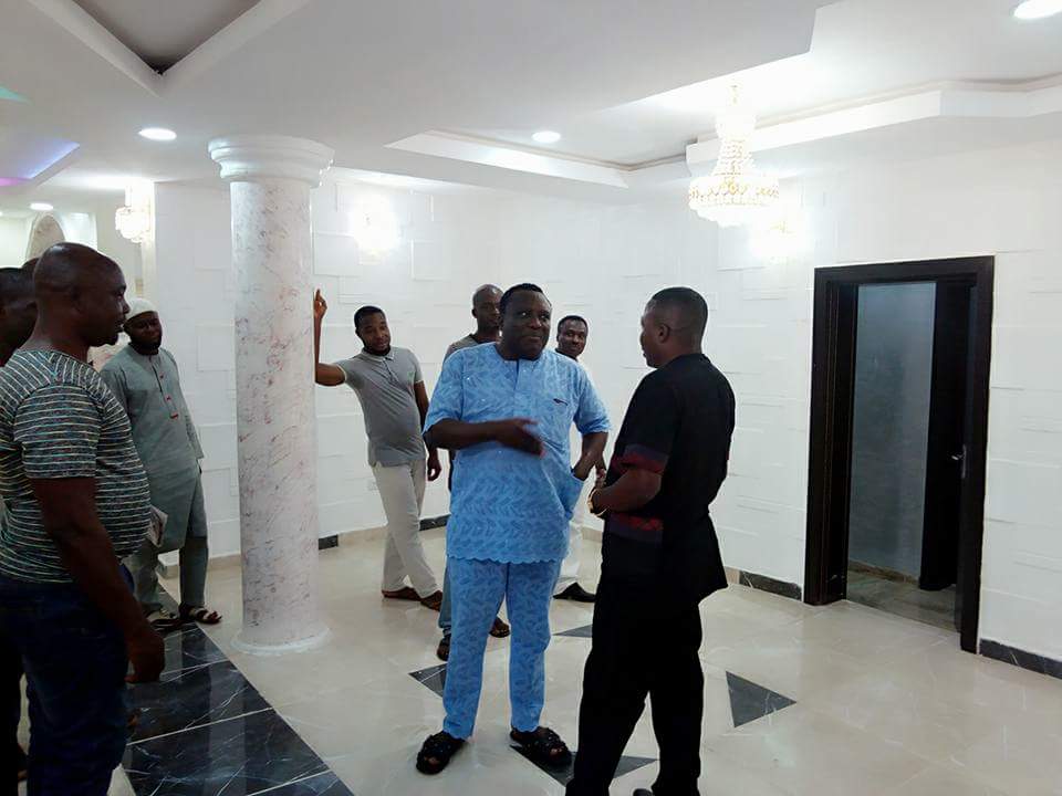 AMAZING STORIES AROUND THE WORLD: Socialite Sunday Igboho Takes Saidi Osupa  To His Multi-Million Naira New House (PHOTOS)