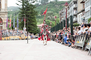 Desembarco-de-carlos-v-en-Tazones-Villaviciosa-Asturias-fotografo-de-eventos-feria-medieval-dacar-turismo-en-Villaviciosa