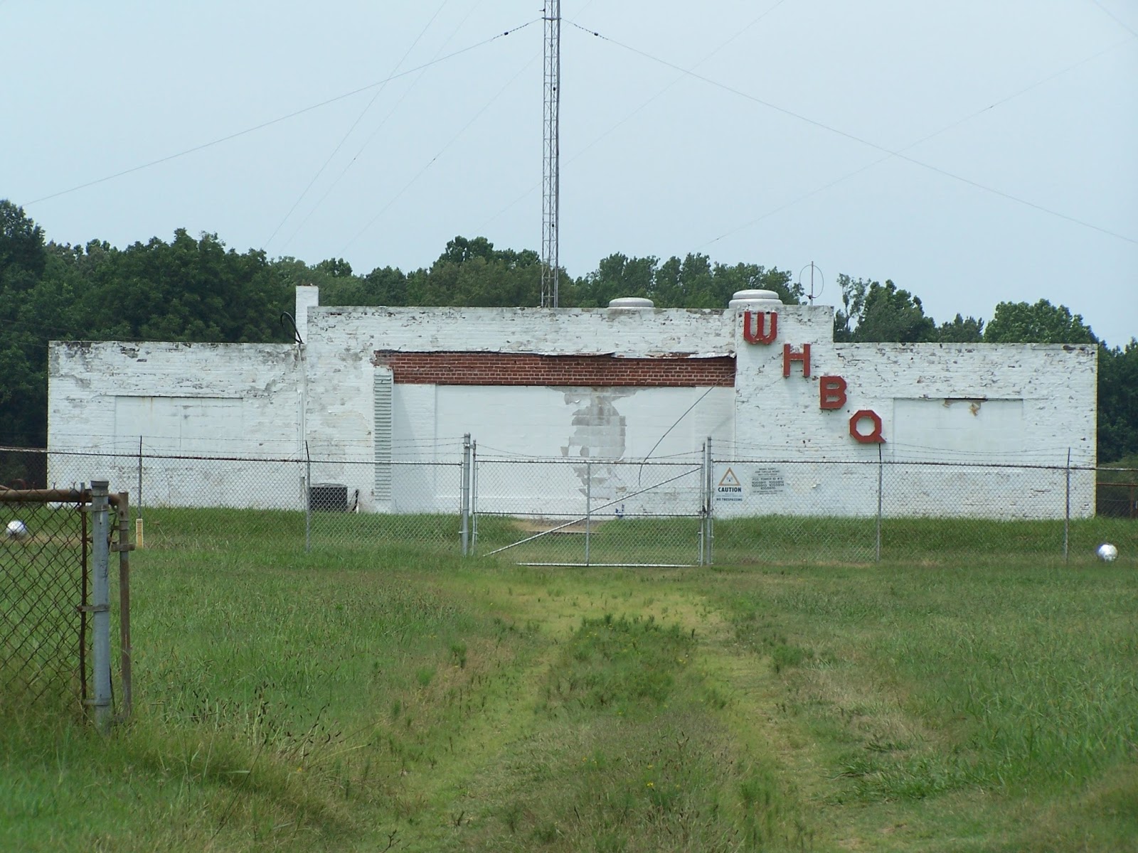 Cr&egrave;me de Memph: TV and radio towers