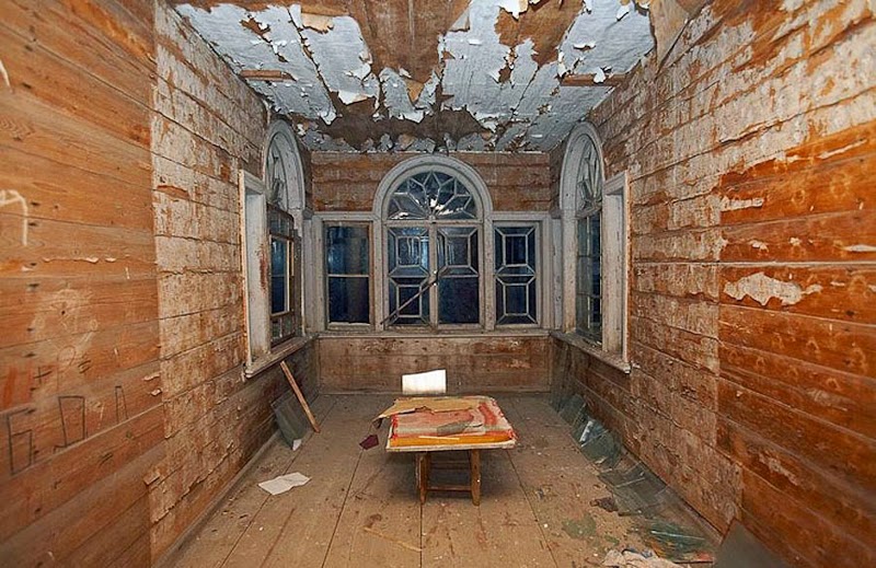 15. Abandoned Wooden Houses, Russia - 31 Haunting Images Of Abandoned Places That Will Give You Goose Bumps