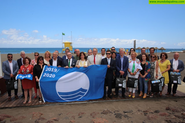Baltar entrega en Telde las Banderas Azules a 49 playas y seis puertos de Canarias