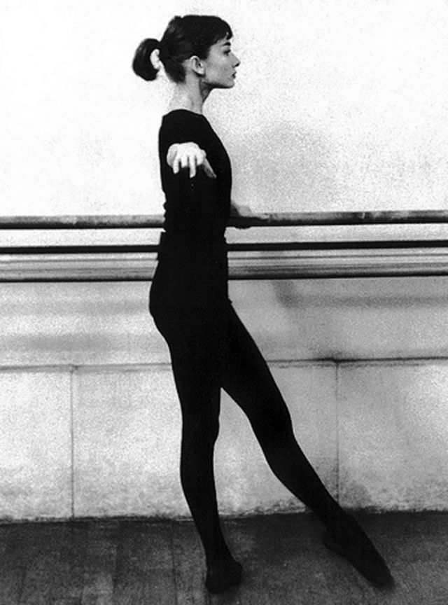 Behind the Scenes Photos From Audrey Hepburn Dance Rehearsal for “Funny