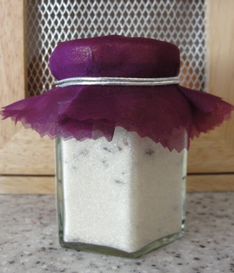 http://www.sunhatsandwellieboots.com/2011/10/home-grown-gift-idea-lavender-sugar.html