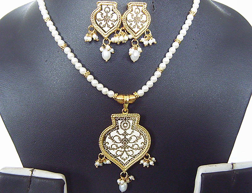 Imitation Jewellery World Fashion Jewellery