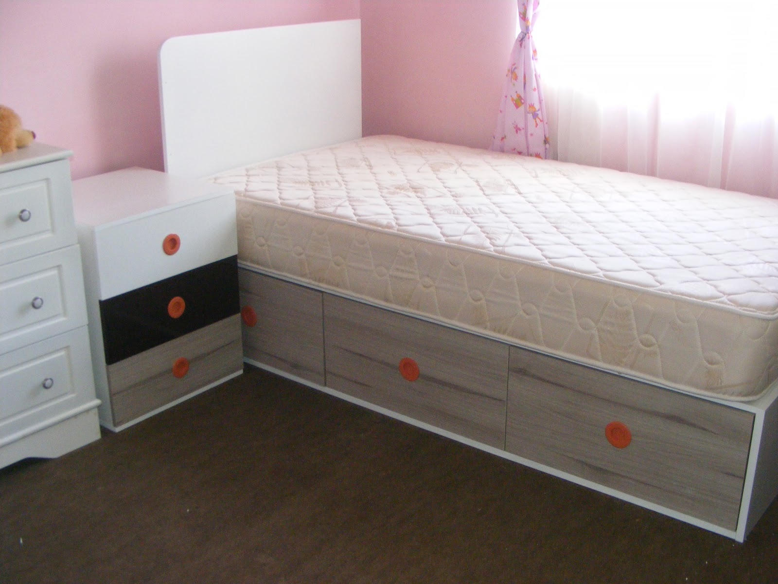 Muebles Infantiles y Juveniles