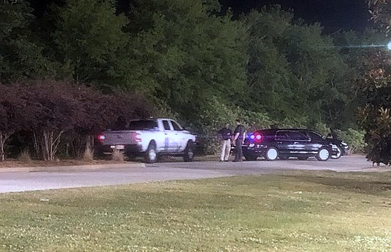Shooting in Alburn, Alabama, killing a policeman and injuring two