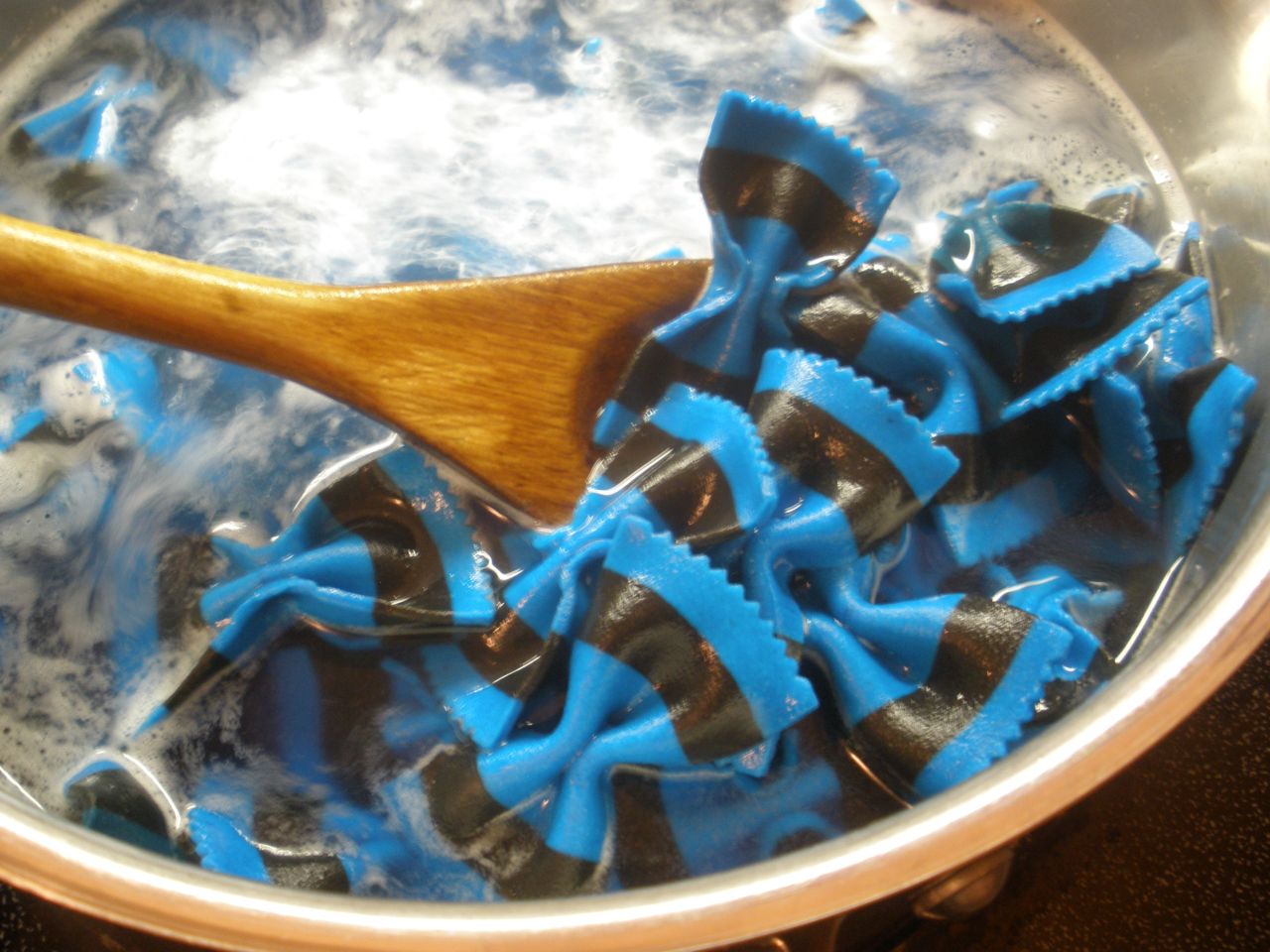 the half cut cook Blue and Black Bow Tie Pasta