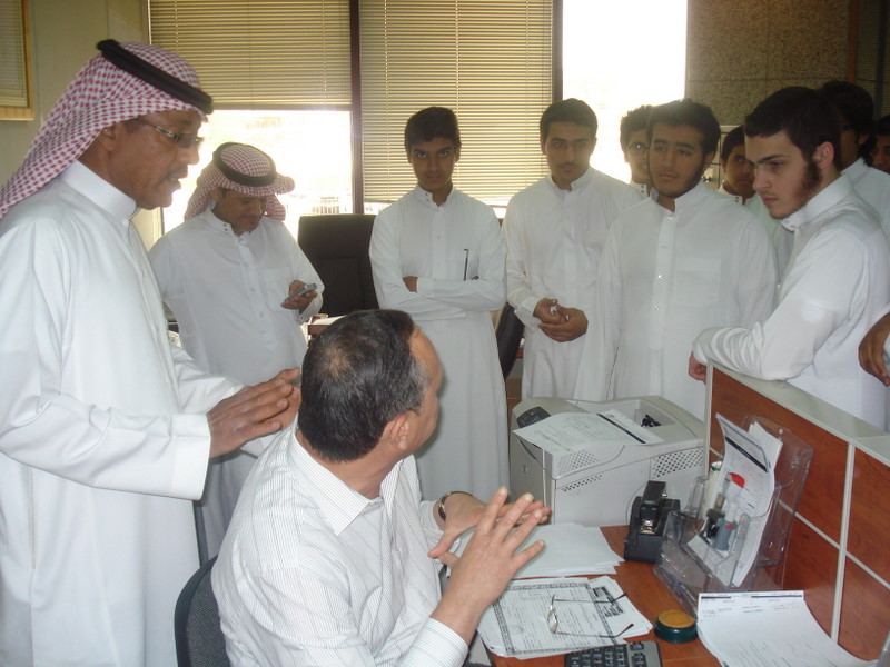الثانوية بنين الريان رجال أعمال المستقبل بالمرحلة في زيارة للغرفة