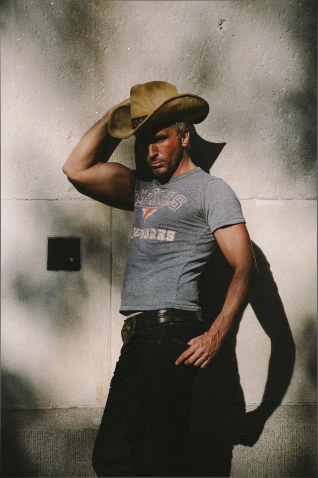 Redwood Entertainment: Chris Holmes will be appearing at the Sugarland