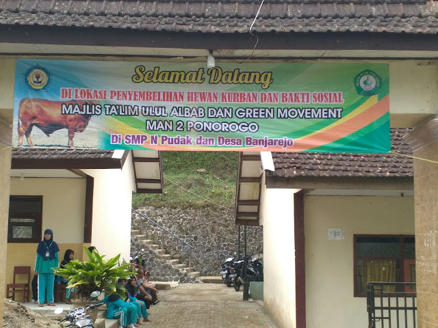 Penyembelihan Hewan Kurban dan Bakti Sosial MAN 2 Ponorogo