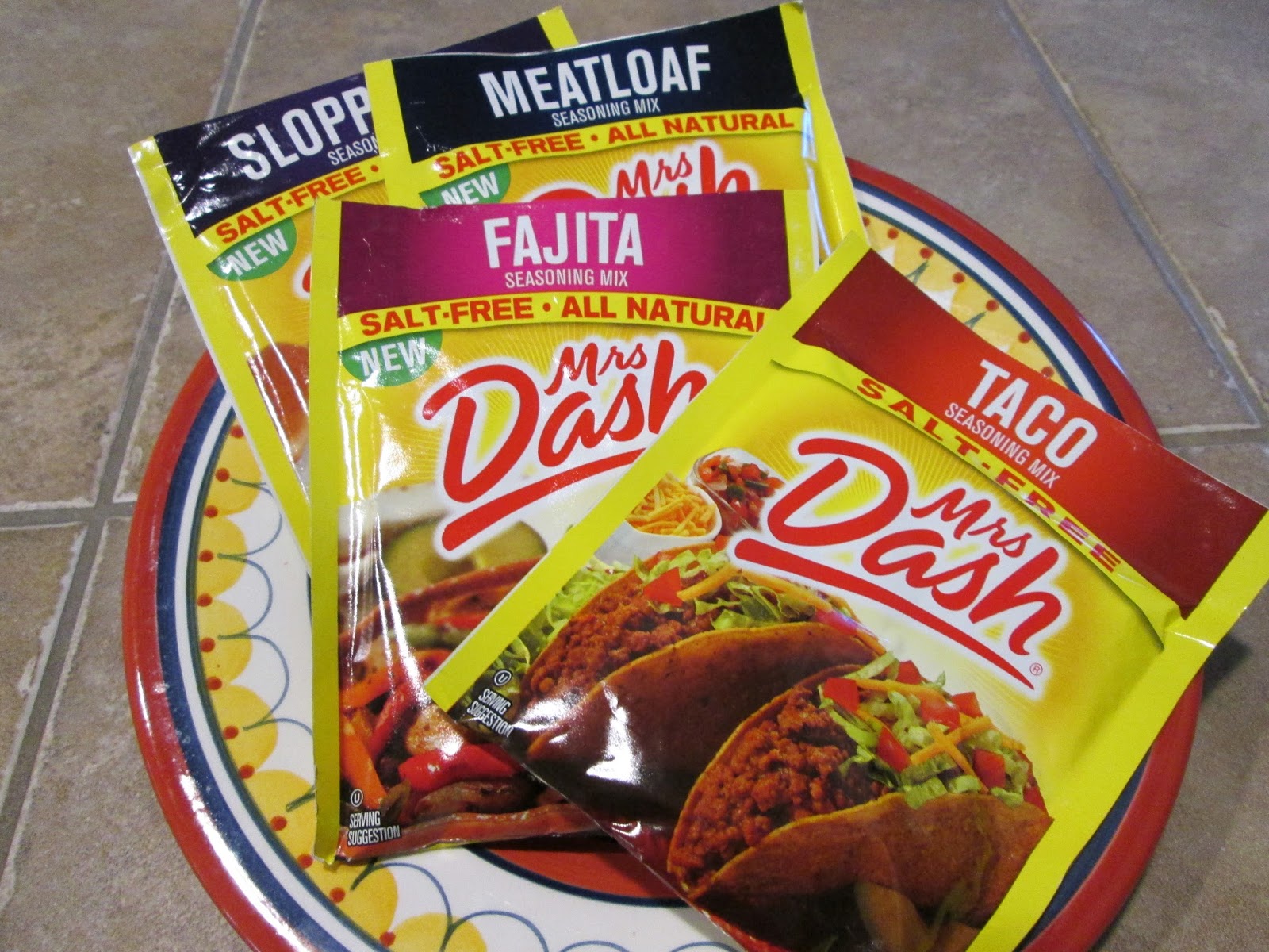 Please, DON'T pass the salt!: Quick Chili: Mrs. Dash Mix vs Homemade