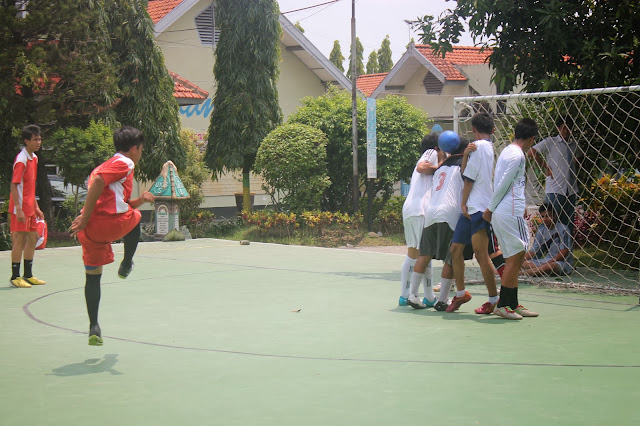 farting rainbow TARKAS YUK (1)