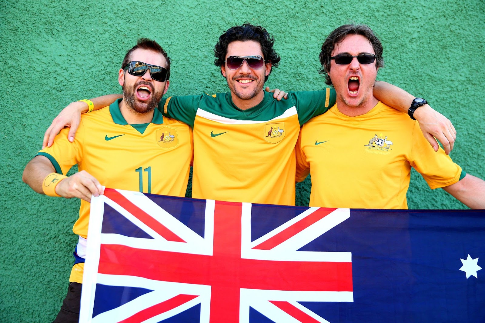 Fans y. Чемпионат Австралии по футболу. Форма Чили футбол 2014. Австралия Чили ЧМ 2014 эмблемы. Фото формы Австралии на ЧМ 2018.