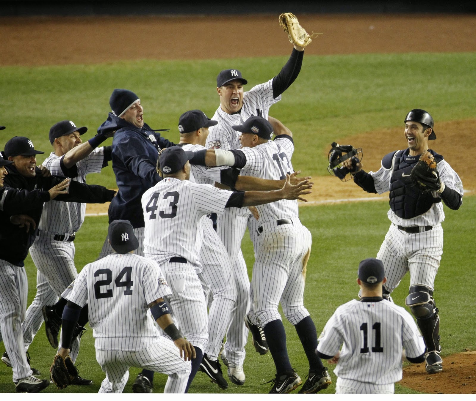 Bleeding Yankee Blue THE YANKEES QUEEN OF ENGLAND