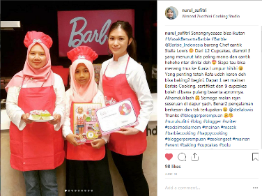 besama rafa chef stella lowis foto masak bersama barbie resep es teler cupcakes nurul sufitri blogger almond zucchini cooking studio