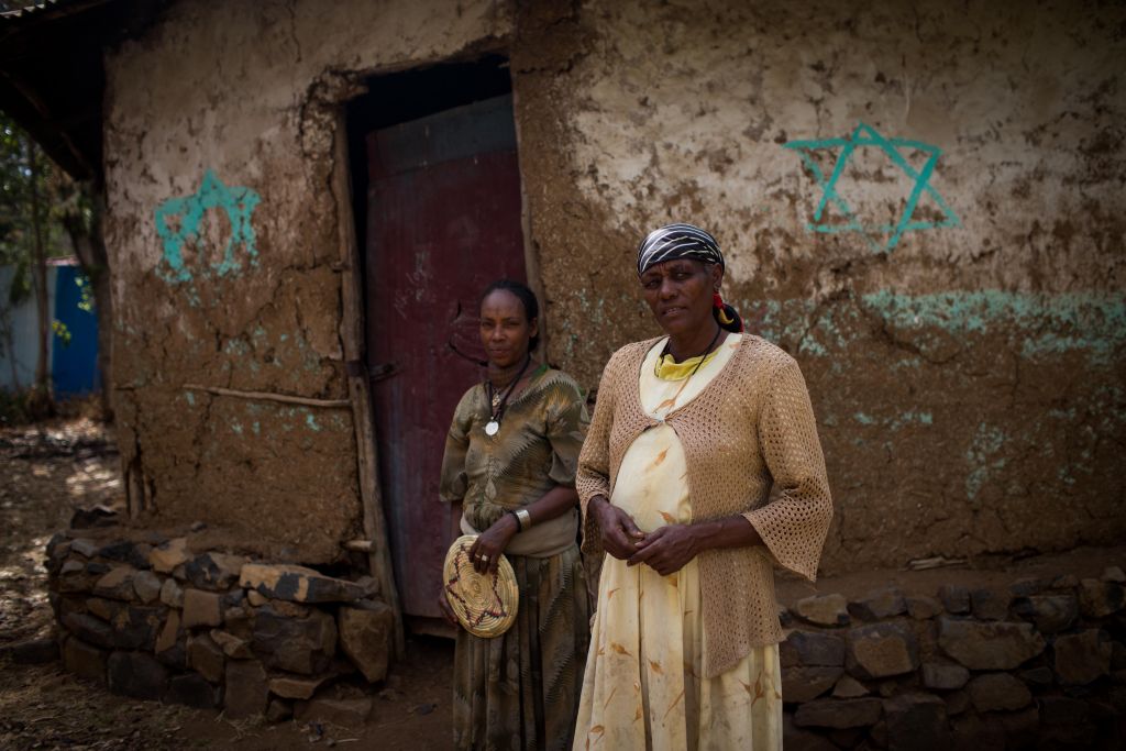 кения туризм для мужчин. повседневная жизнь африканцев. повседневная жизнь африканцев. дом эфиопов евреев. африканская семья.