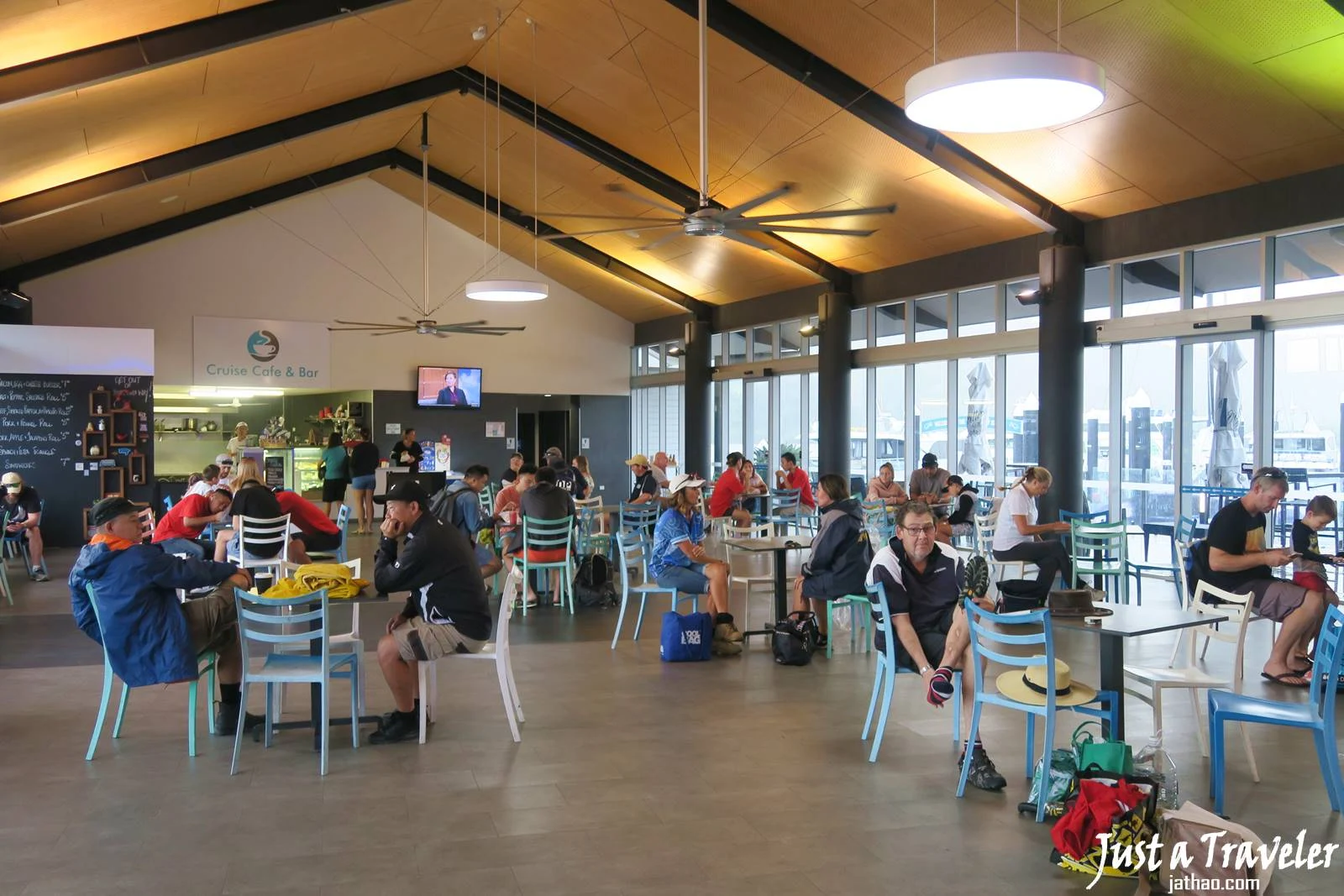 澳洲-聖靈群島-白天堂沙灘-白天堂海灘-景點-推薦-攻略-交通-自由行-遊記-必玩-必去-必遊-行程-一日遊-半日遊-旅遊-Whitsundays-Whitehaven-Beach-港口