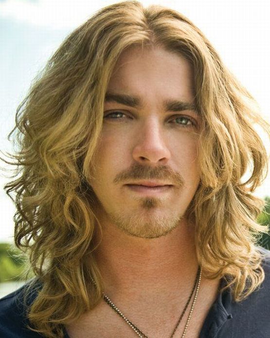 Lange blonde haare mann
