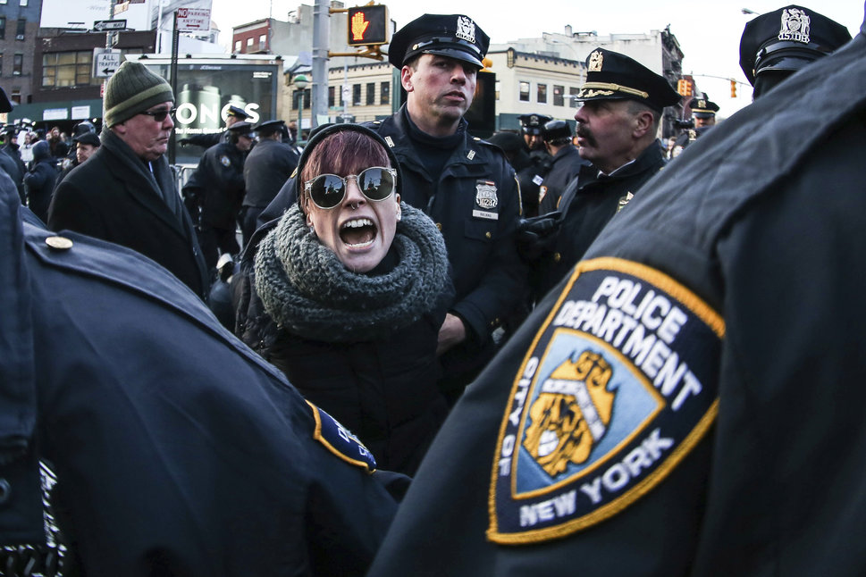 35 Photos Of Protesting Women That Portray Female Power - USA
