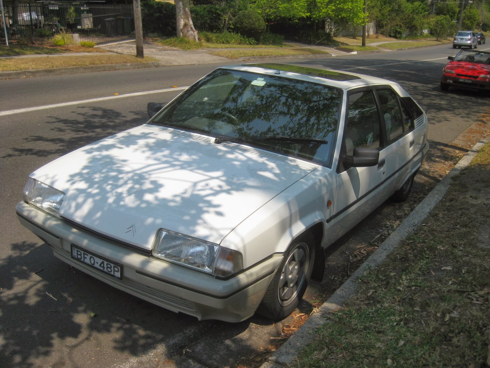 Ниссан старый седан 1989г