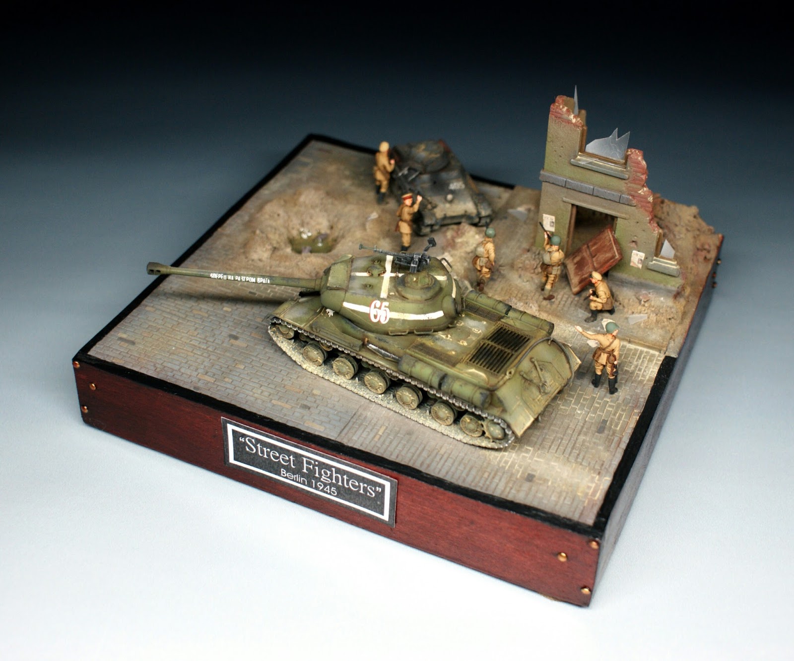 AFV-diorama: Small scale dioramas - 1/72 VOTE