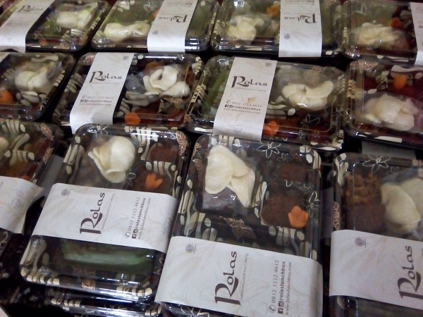 Berbagi Kebahagiaan di Panti Asuhan Yayasan Amal Wanita Ciputat - Dunia