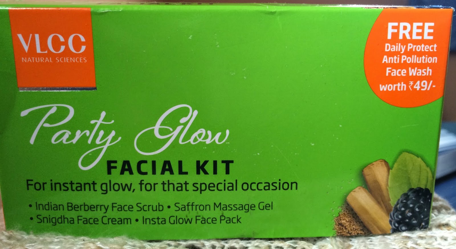 The Fashion and Makeup Review Blog VLCC Insta Glow Party Facial Kit Review