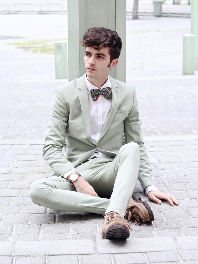 BLOG-MODE-HOMME-VOYAGE-STYLE_costume-skinny-slim-vert-anis-sauge-asos-habiller-mariage-été-cinabre-paris-bordeaux-bandana-paraboot-michael
