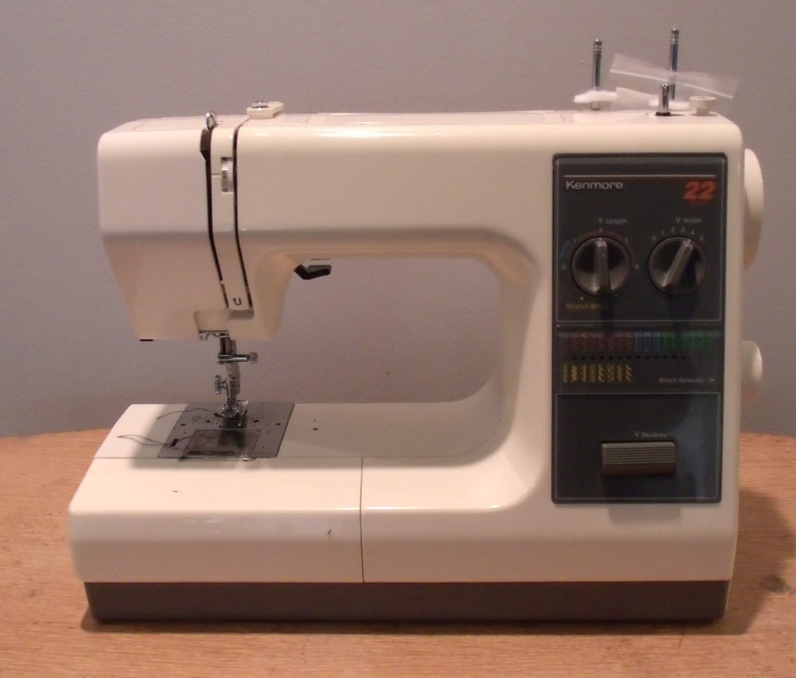 Vintage Sewing Machines: Kenmore 385.1684180