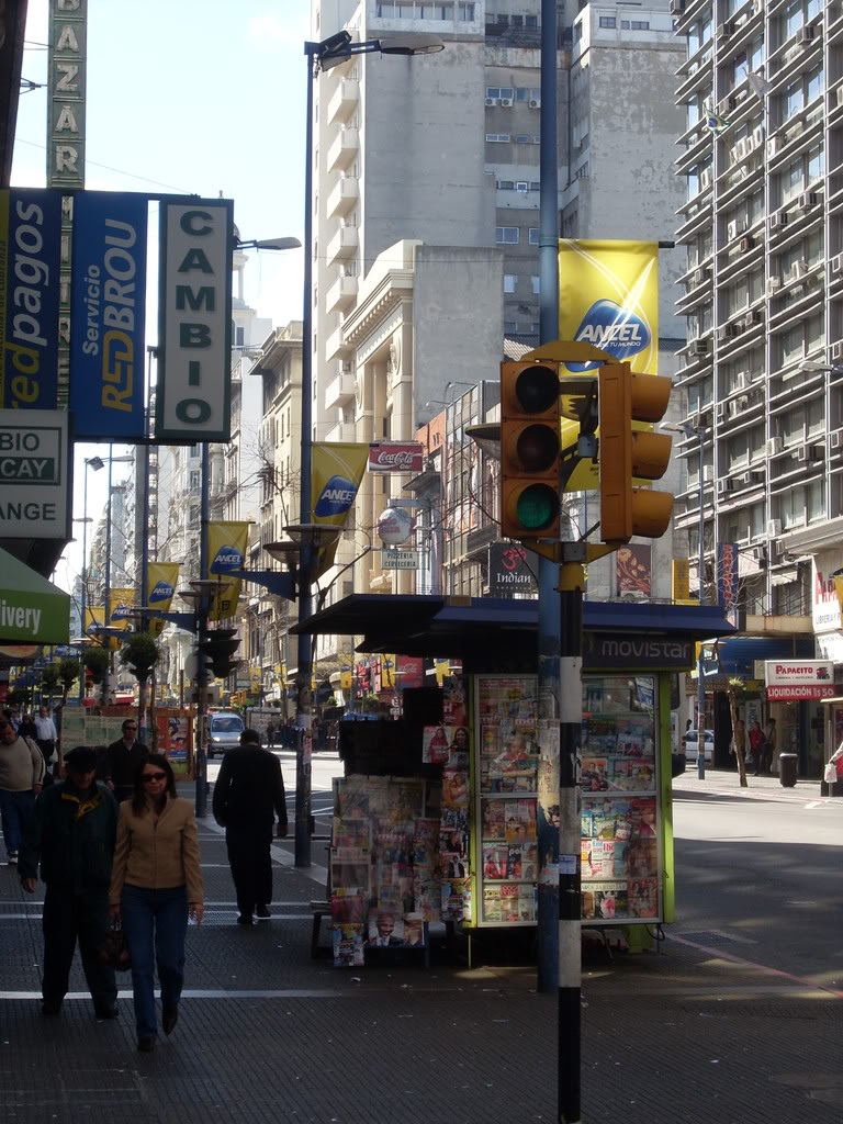 Montevideo en imágenes. Avenida 18 de Julio, Montevideo