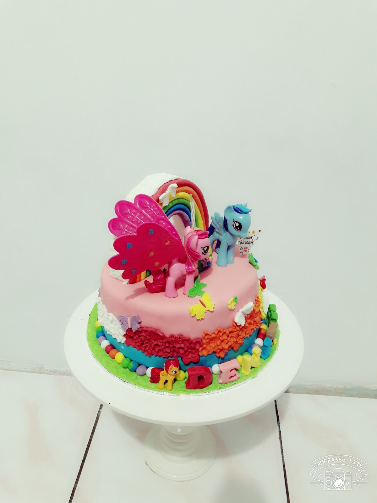 SAGITARIUS CAKE SHOP: KUE ULANG TAHUN LITTLE PONY FONDANT