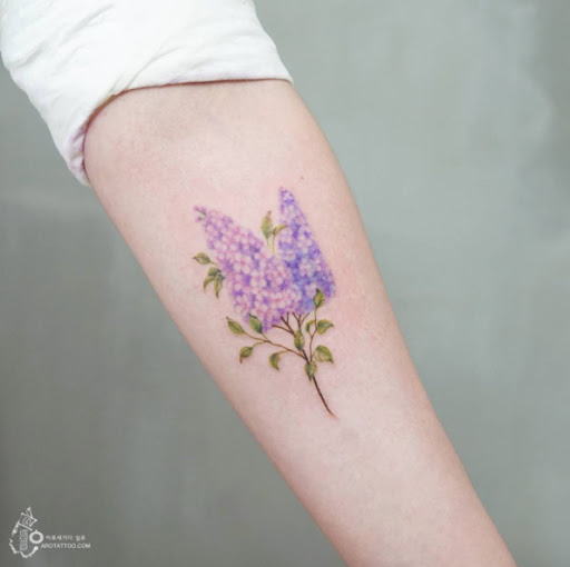 Estas flores lilás