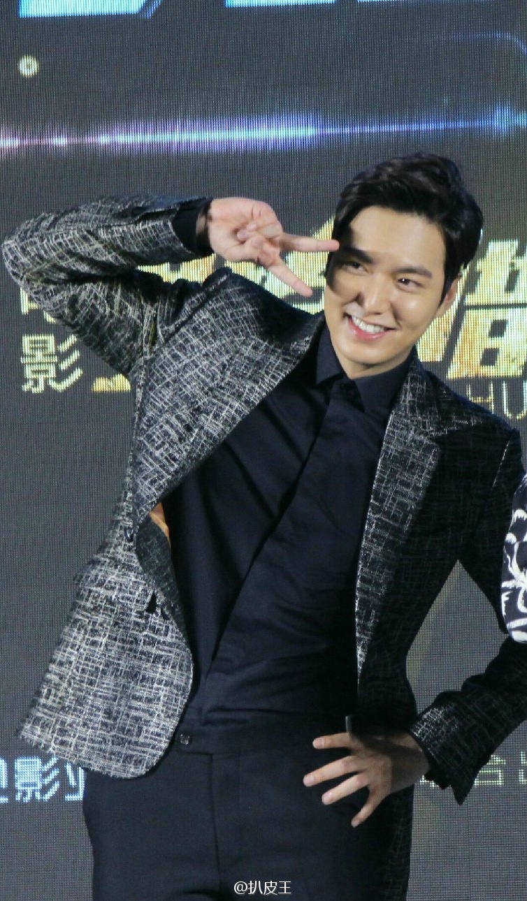 Уоллес чун фото. Miss sohee. Korea awards drama. Lee byung hun storm shadow. Минхо скз.