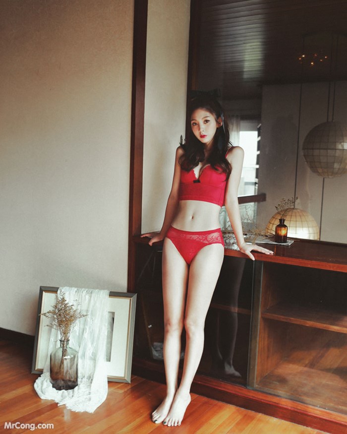 Beautiful Lee Chae Eun in October 2017 lingerie photo shoot (98 photos)