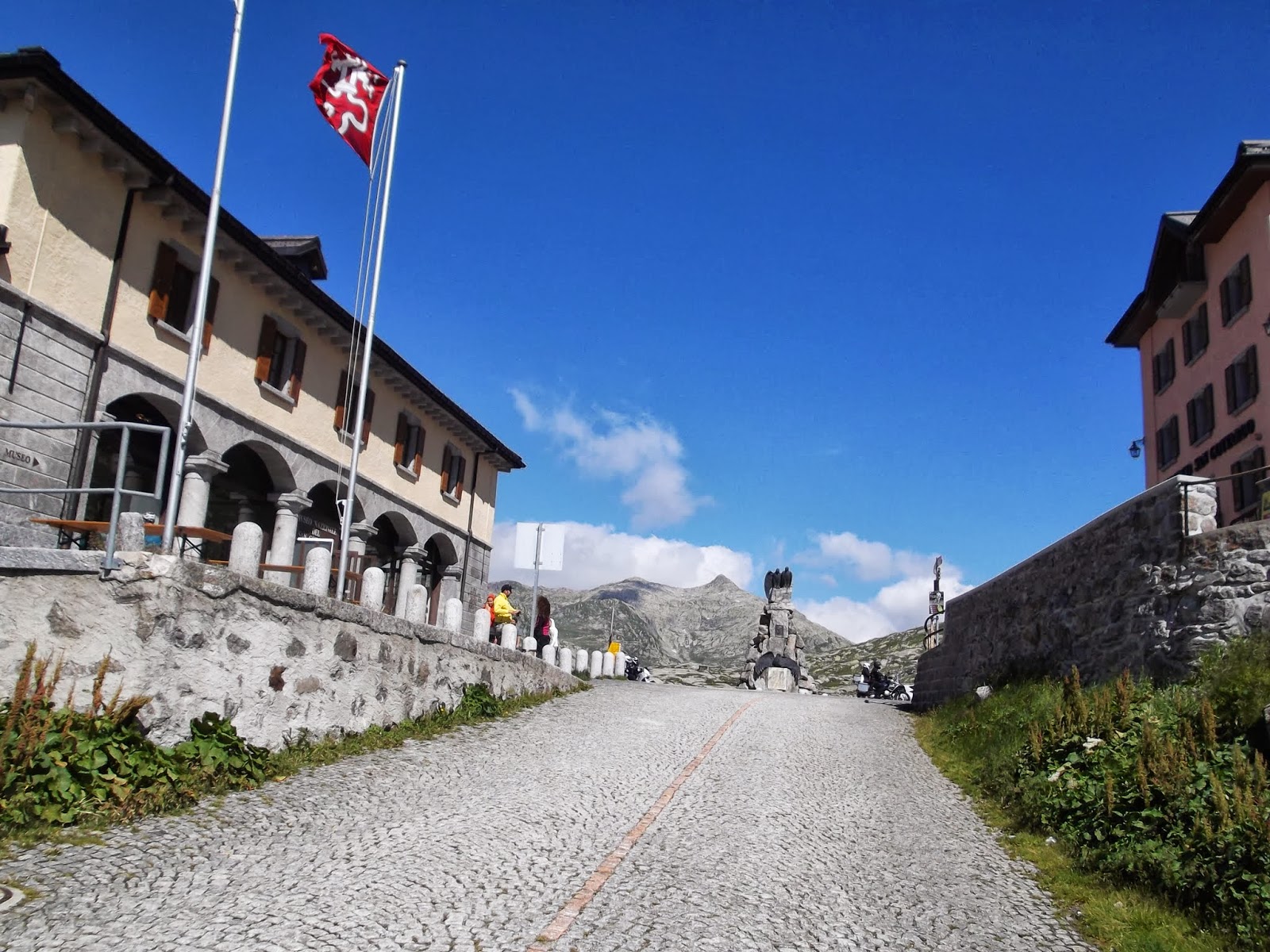 1001 PUERTOS: PASSO SAN GOTTARDO/ GOTTHARDPASS (por Airolo)