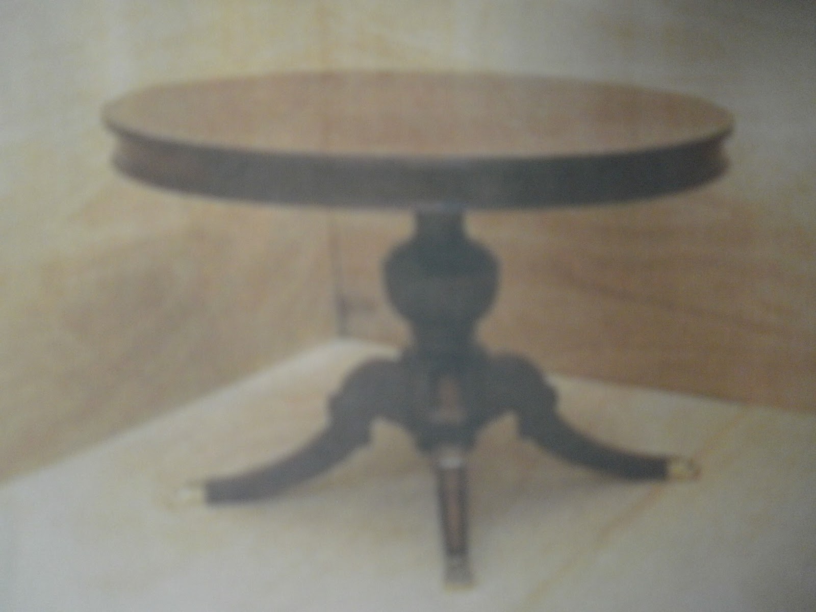 Miguel Domínguez Jiménez. Ebanistería y Restauración: Mesas de comedor