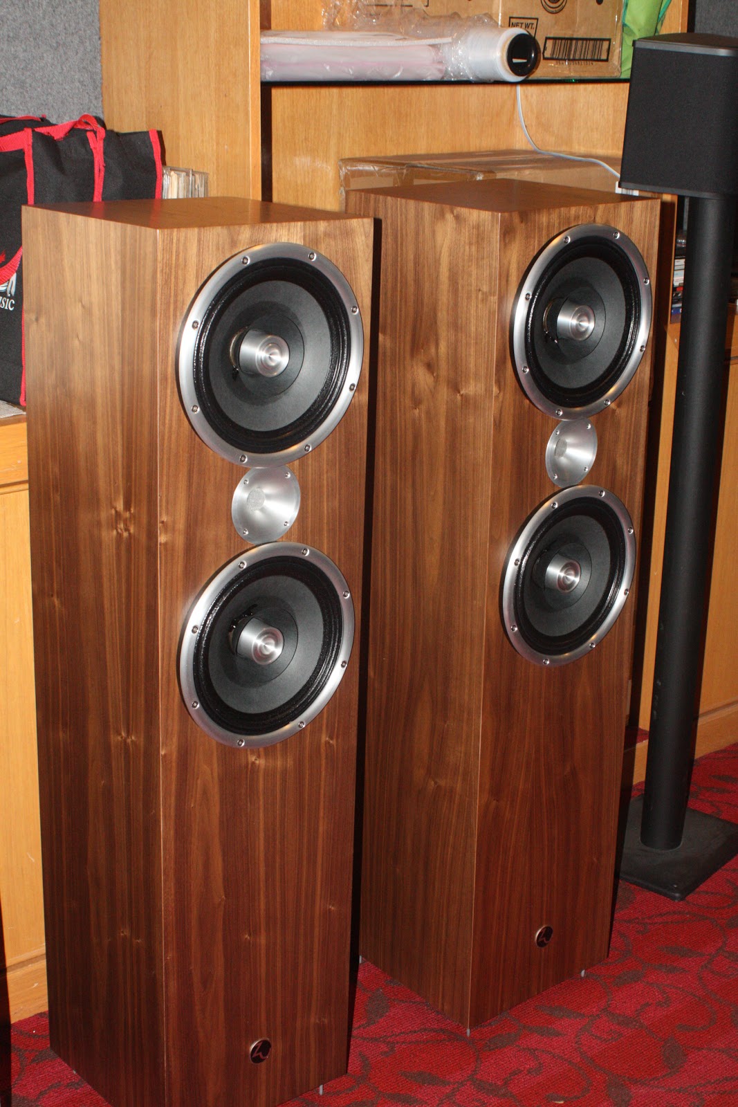 Zu and Kudos speakers